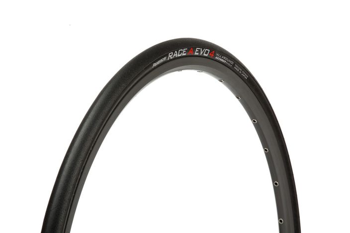 Panaracer Race A Evo 4 700x25 Maantierengas kilparengas kaikille keleille. Hyvin rullaava ja pistosuojattu. Erinomaiset