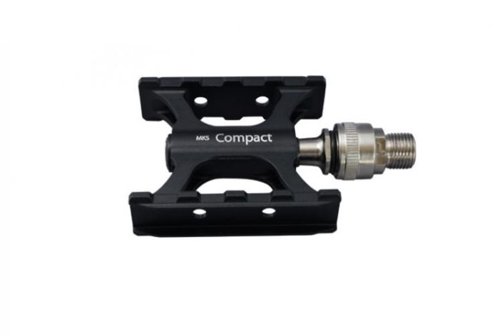 MKS Pedal Compact Ezy Black Kevyt ja tukeva helposti irroitettava kaksipuolinen poljin. CNC Alumiinirunko Terasakseli