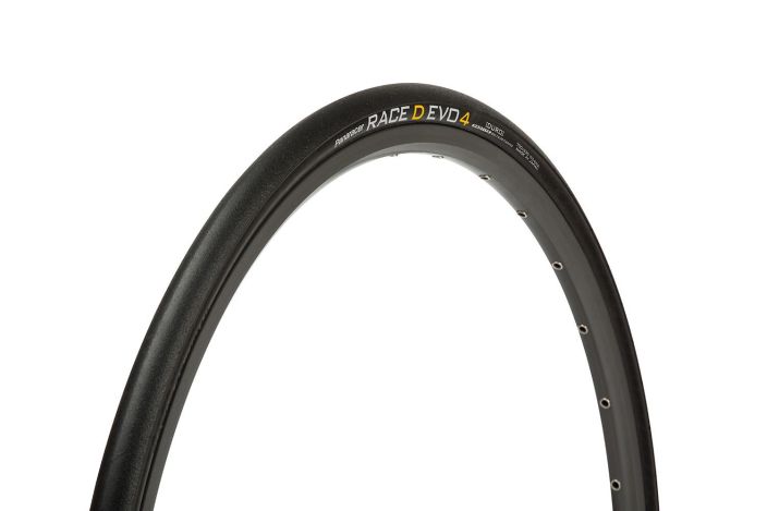 Panaracer Race D Evo 4 700x25 Kestava maantie kilparengas.kaikille keleille. Hyvin rullaava ja pistosuojattu. Turvallinen